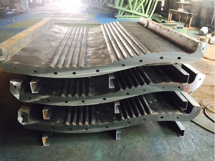 异形防护栏整体压型铣边